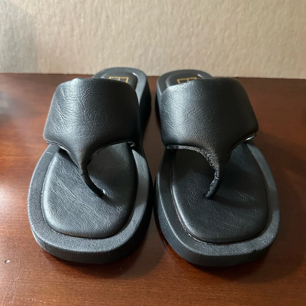 Beach By Matisse Black Slide Sandals - Picture 1 of 9
